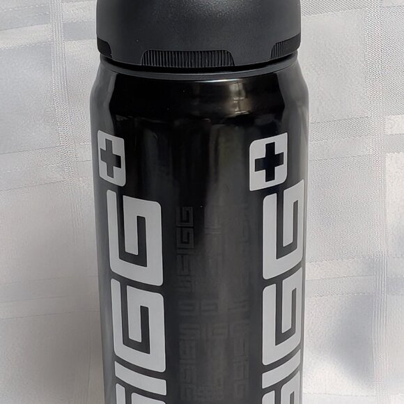 SIGG SWISS MADE METAL WATER BOTTLE SPORTS 0.6 LT BLACK AND WHITE LIDDED SPORTS - Picture 6 of 12